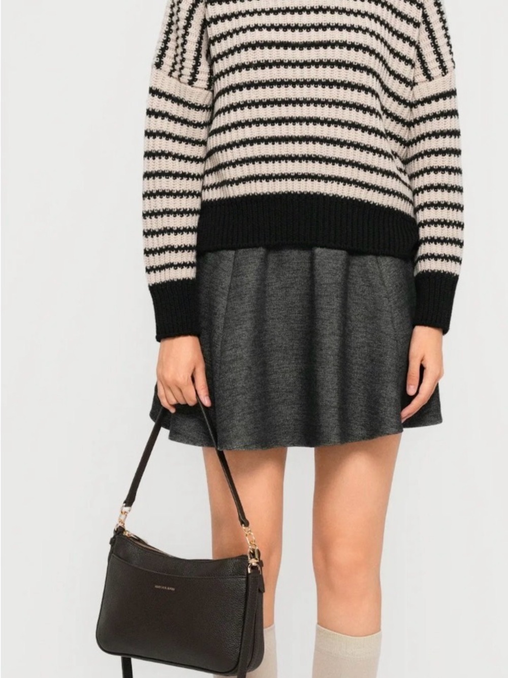 Michael Kors Pebbled Leather Crossbody in Brown with Gold Hardware Jet Set - Picture 2 of 9